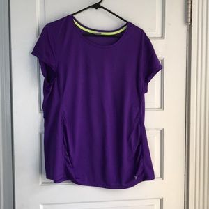 Old Navy Active Maternity Tee